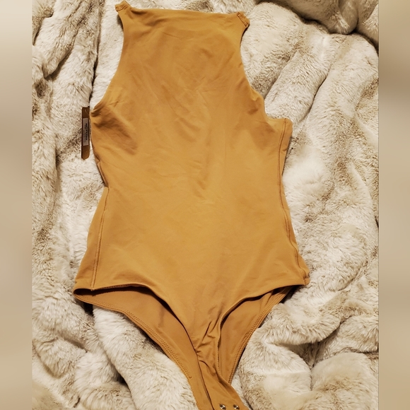 NWT Skims bodysuit fits all - Picture 2 of 4